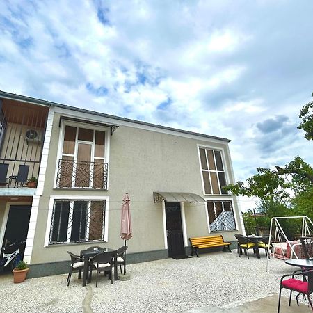 Gold Guest House Kutaissi Exterior foto