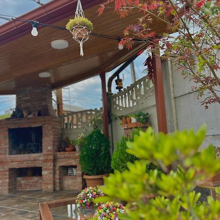 Gold Guest House Kutaissi Exterior foto