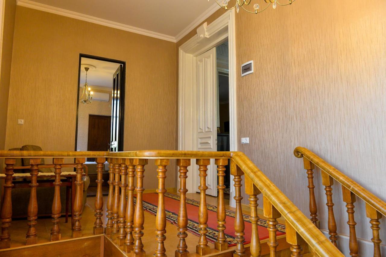 Gold Guest House Kutaissi Exterior foto