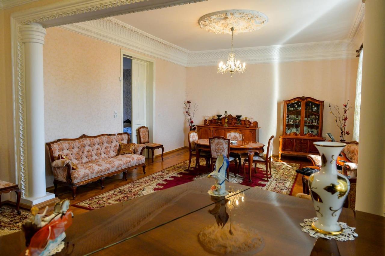 Gold Guest House Kutaissi Exterior foto