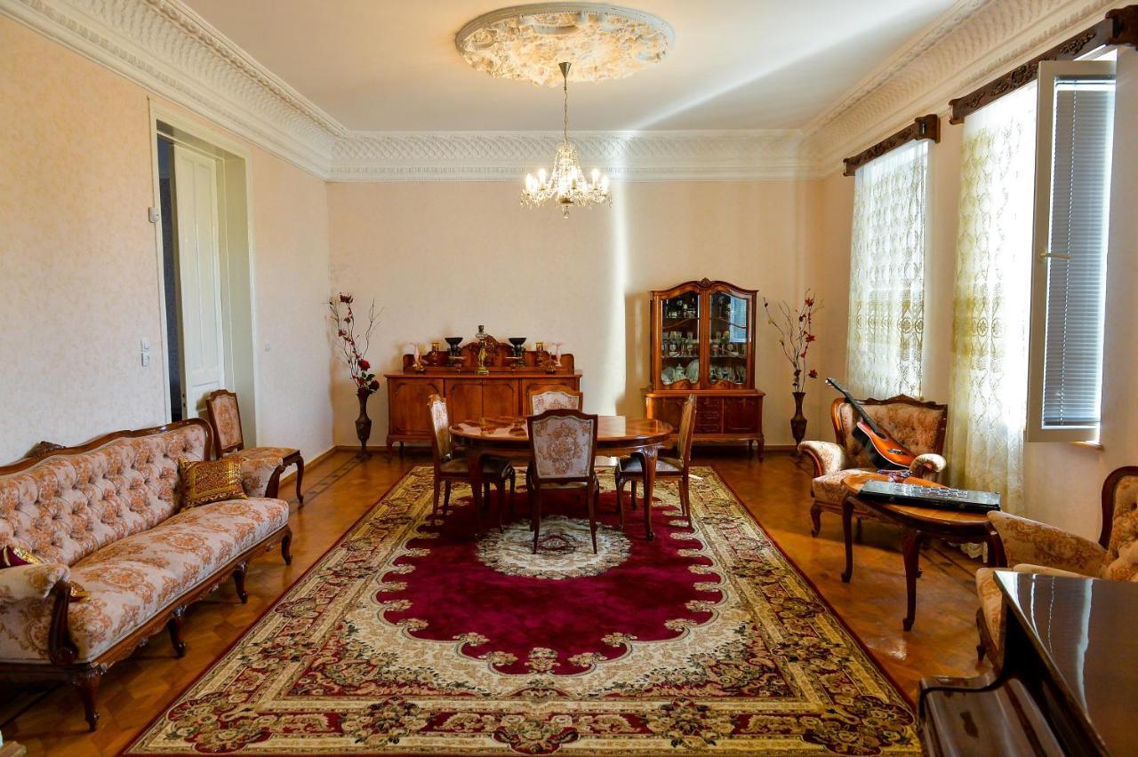 Gold Guest House Kutaissi Exterior foto