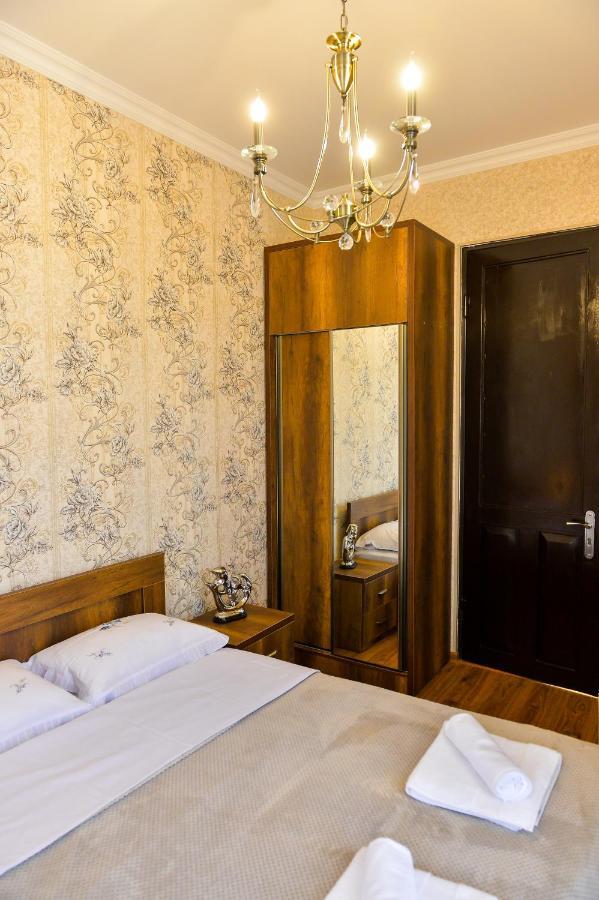 Gold Guest House Kutaissi Exterior foto