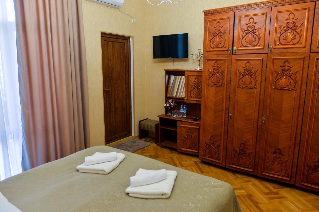Gold Guest House Kutaissi Exterior foto