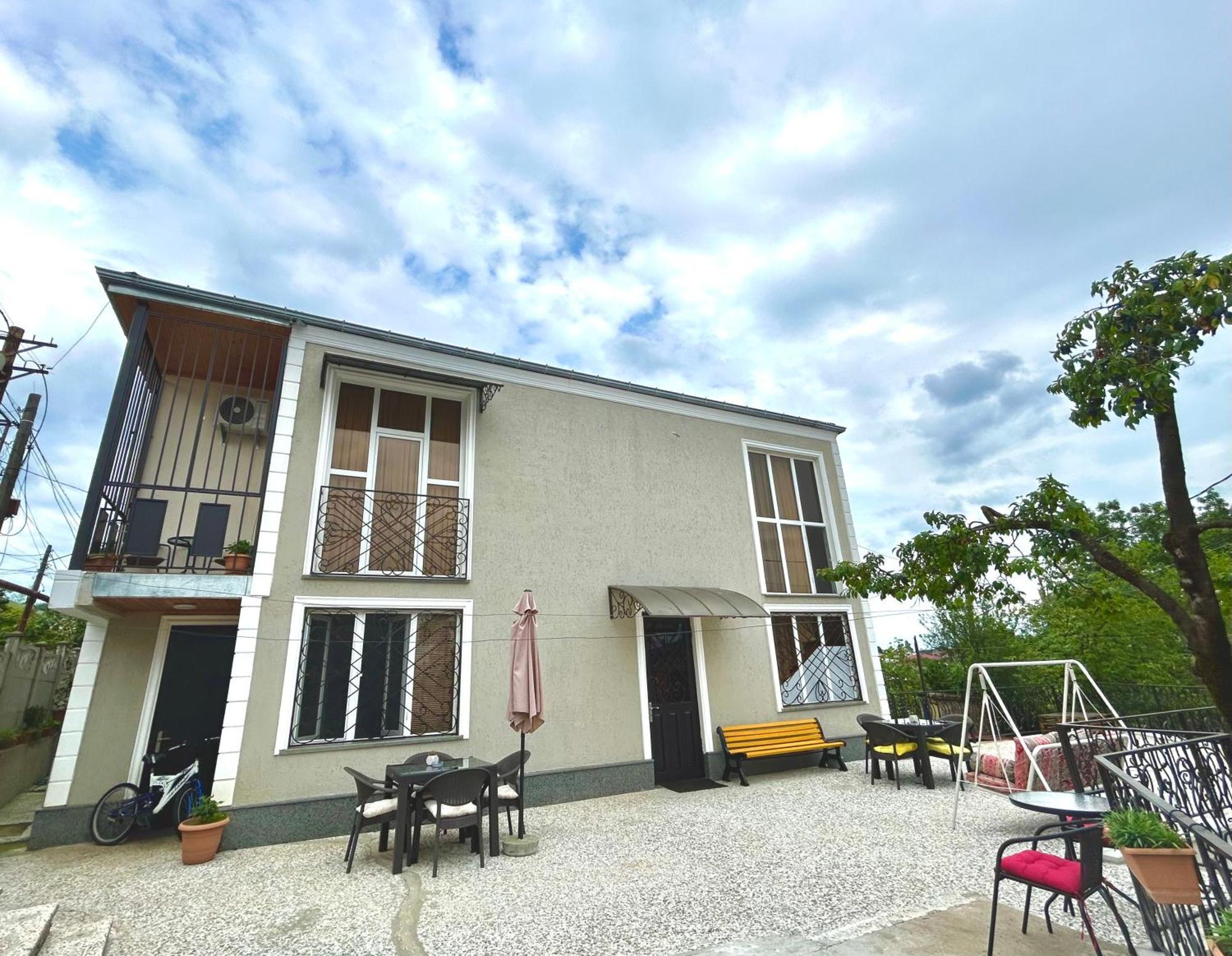 Gold Guest House Kutaissi Exterior foto