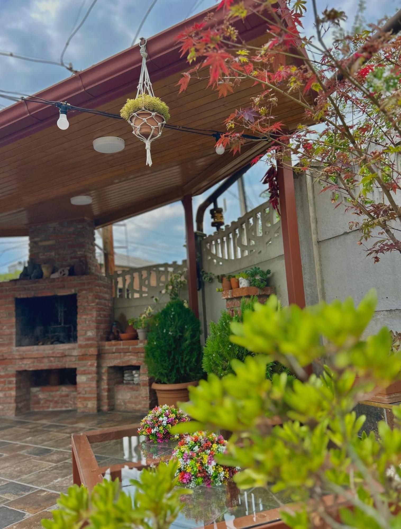 Gold Guest House Kutaissi Exterior foto