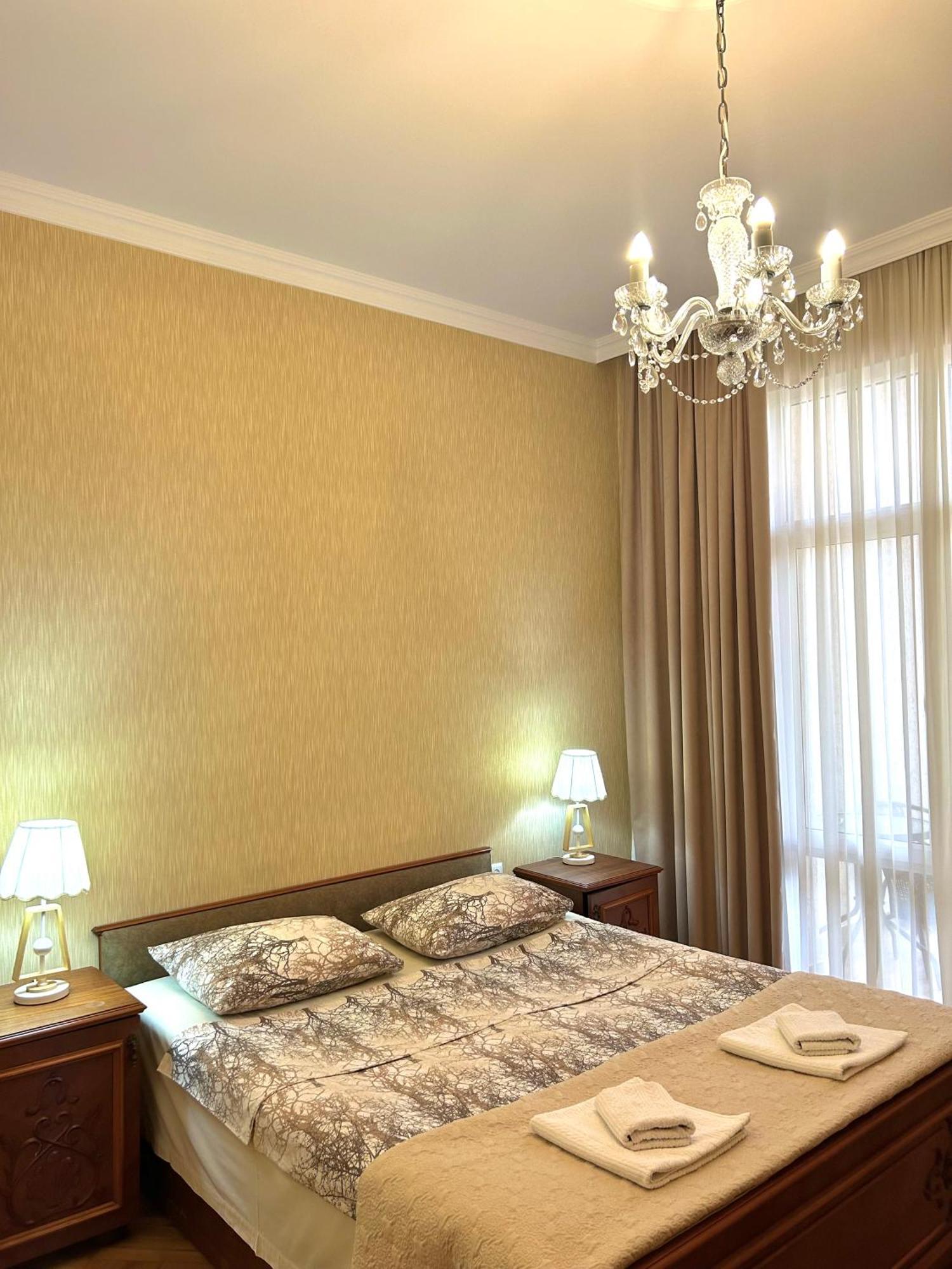 Gold Guest House Kutaissi Exterior foto